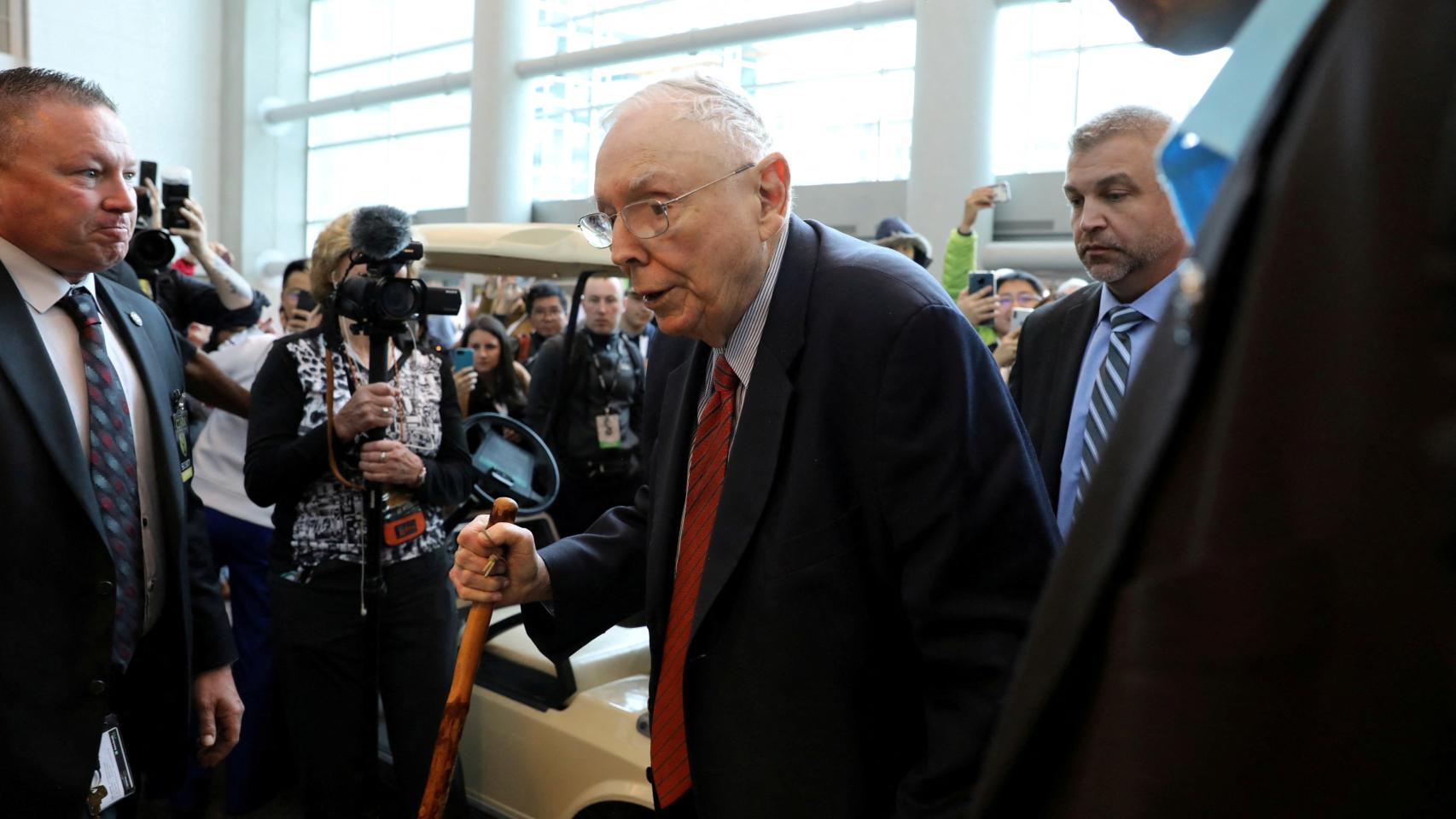 Muere Charlie Munger Mano Derecha De Warren Buffett A Los 99 Años