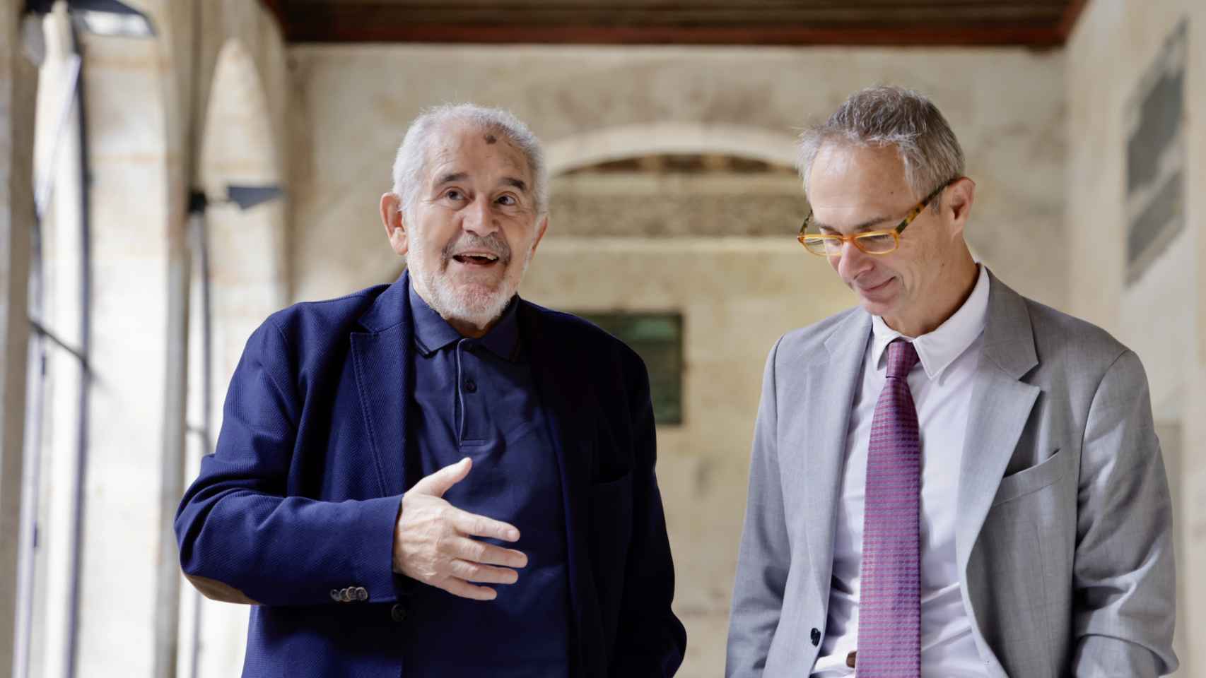 Demetrio Madrid, junto al rector, Enrique Rivero, en la Universidad de Salamanca