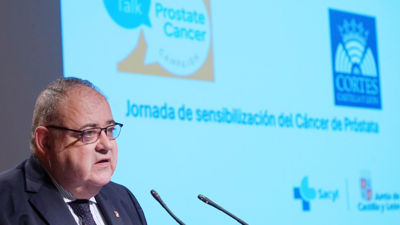 El consejero de Sanidad, Alejandro Vázquez Ramos, inaugura la 'Jornada de sensibilización del Cáncer de Próstata'