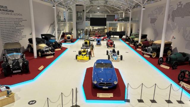 Interior del Museo de Automoción e Historia (MAHI).