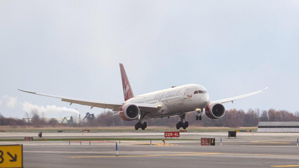 Boeing 787 de Virgin aterrizando