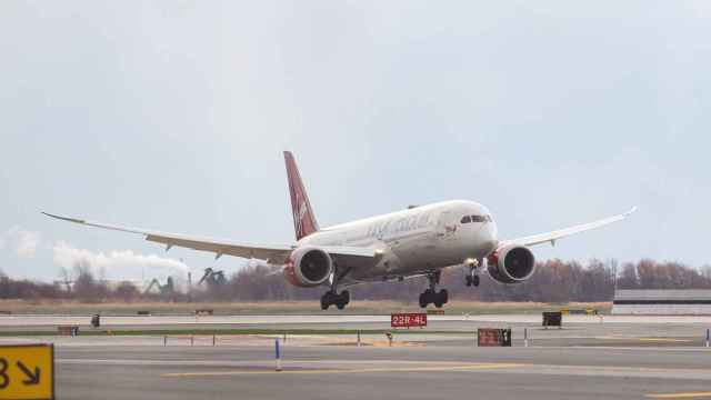 Boeing 787 de Virgin aterrizando
