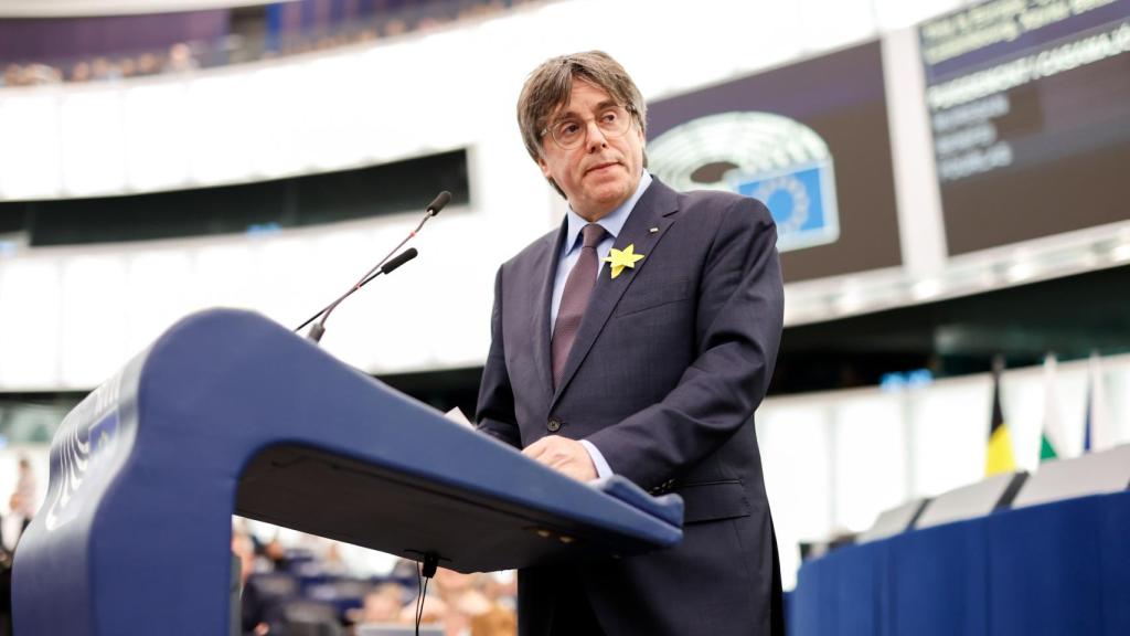 Puigdemont le dice a Weber que podría pactar con el PP una moción de censura contra Sánchez