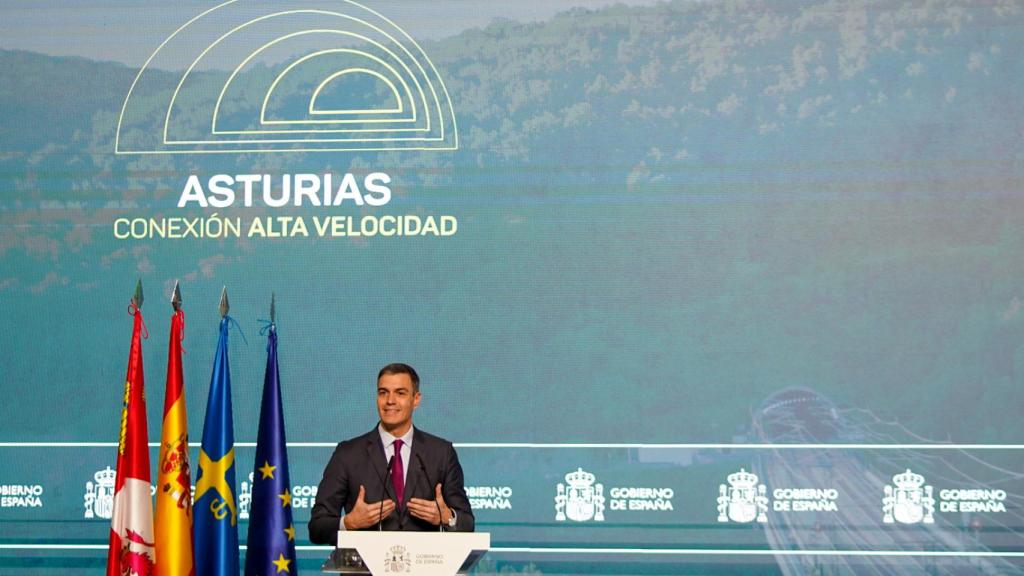 El presidente del Gobierno, Pedro Sánchez, durante un discurso en Oviedo.