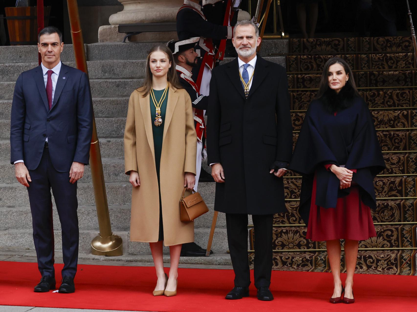 La Familia Real, a su llegada junto a Pedro Sánchez.