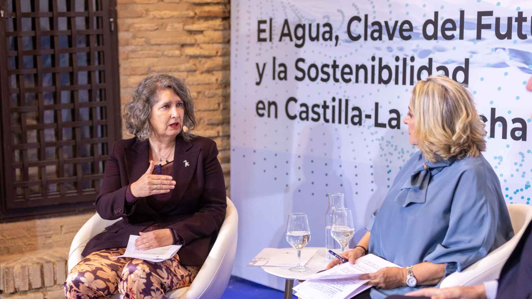 Mercedes Gómez junto a Esther Esteban. Foto: Javier Longobardo