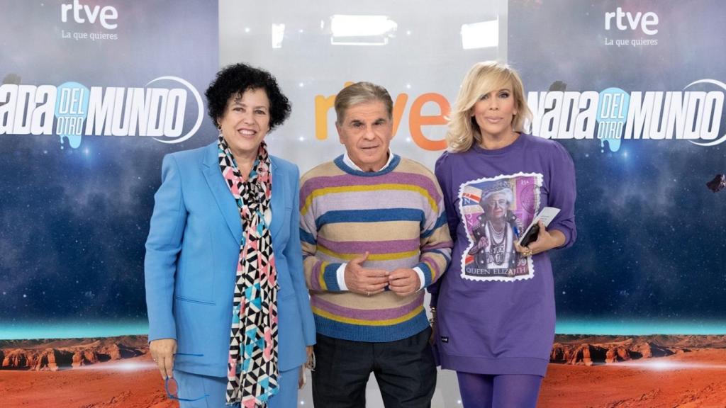 iriam García Corrales, Pedro Ruiz y María Eizaguirre en la presentación de 'Nada del otro Mundo'.