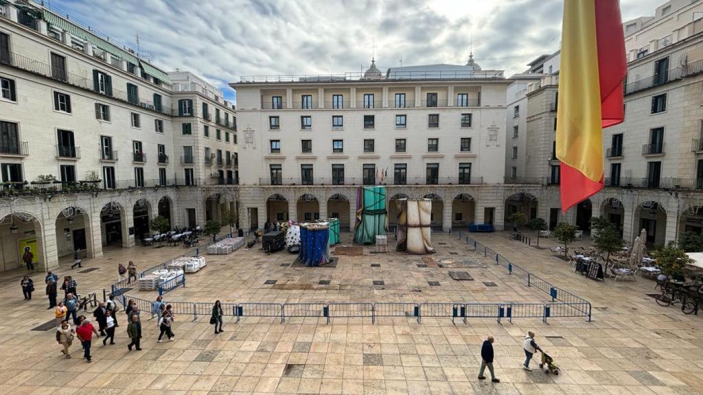 El Belén gigante comienza su instalación.