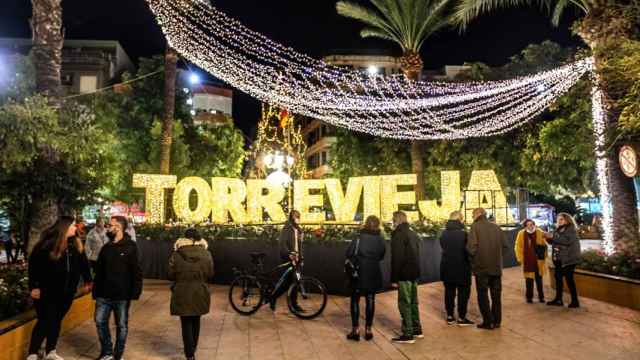 Las luces navideñas en Torrevieja el año pasado.