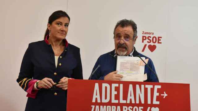 Los procuradores del PSOE por Zarmo, Ana Sánchez y José Ignacio Martín Benito