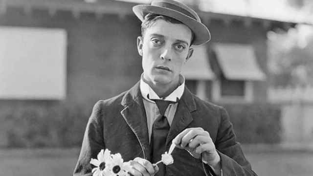 El actor de cine mudo cómico Buster Keaton fue conocido como Cara de palo porque nunca sonreía delante de una cámara.