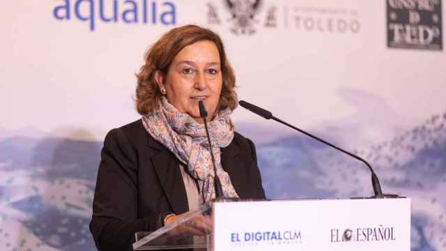 Conchi Cedillo, presidenta de la Diputación de Toledo, durante su intervención en el foro. Foto: Javier Longobardo