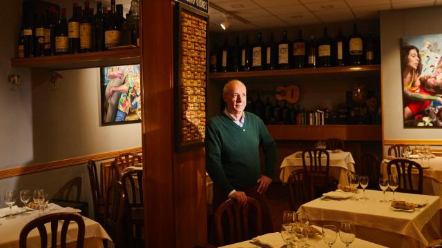 Paco Morán en su restaurante De la riva.