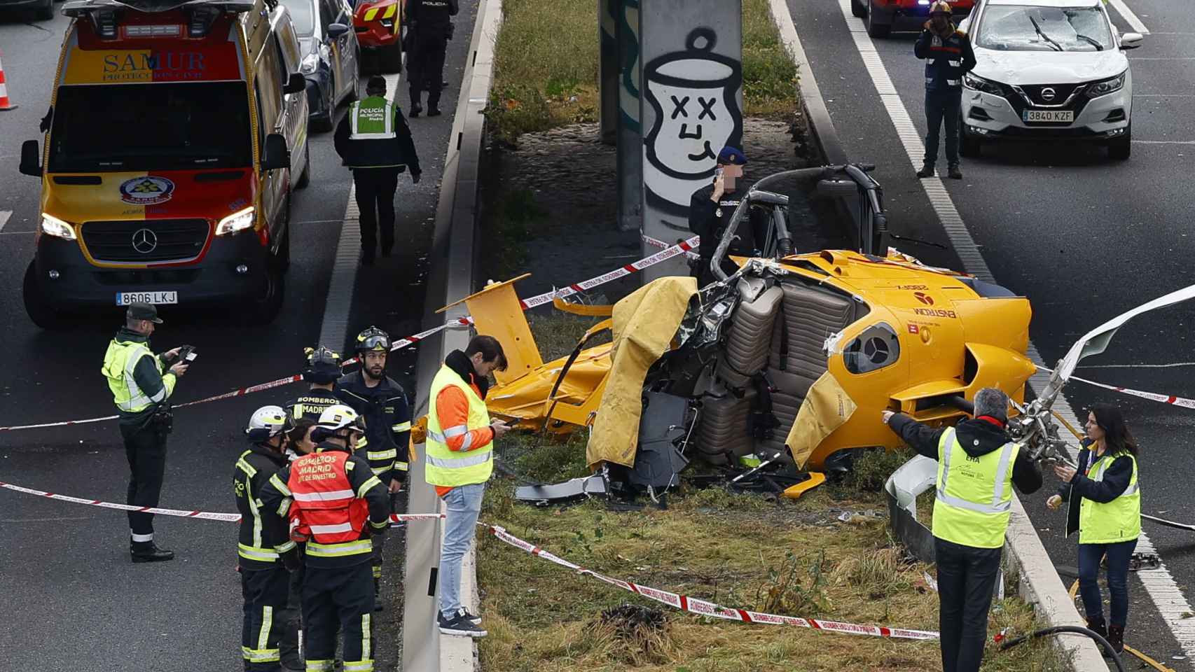 Imagen del helicóptero accidentado en la M40 de Madrid