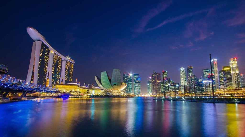 Singapur de noche.