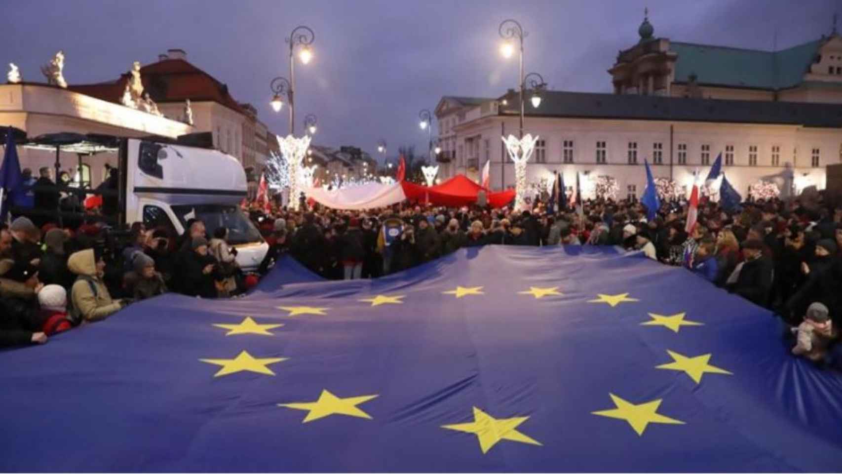 Jueces y abogados de toda Europa participan en la 'Marcha de los Mil Togas' celebrada en Varsovia el 11 de enero de 2020 para protestar contra las reformas judiciales del Gobierno.