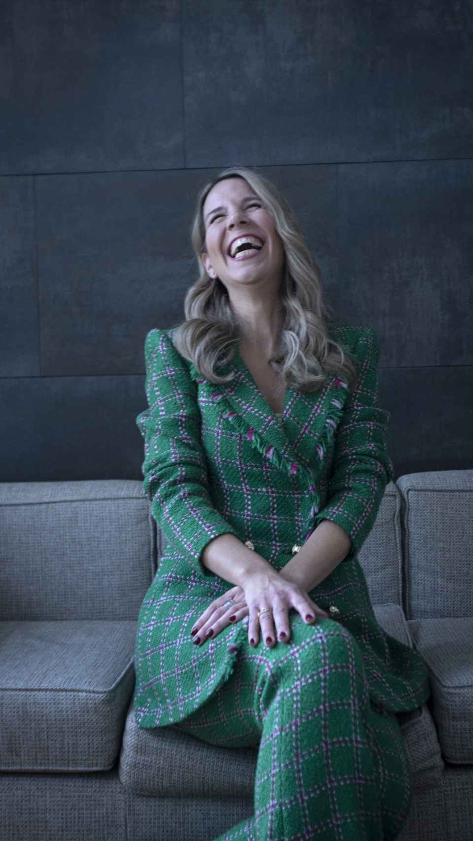 Ester Cerdán, riendo durante la entrevista.