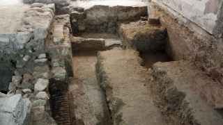 Orihuela profundiza en su pasado andalusí: musealizará los restos hallados en la antigua Caja de Monserrate
