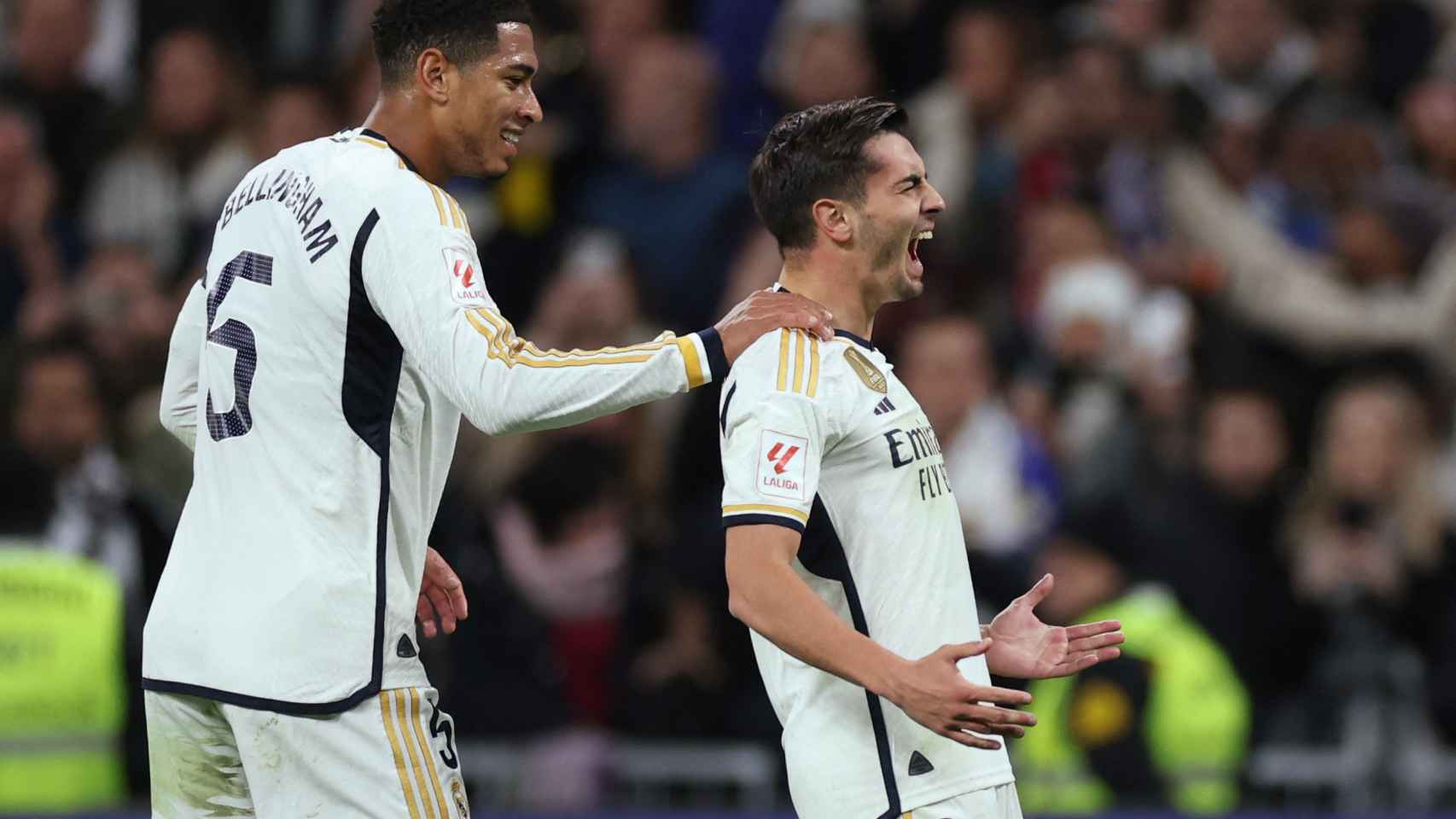 Brahim celebra con Bellingham su gol en el Real Madrid - Granada