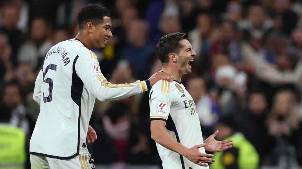 Brahim celebra con Bellingham su gol en el Real Madrid - Granada