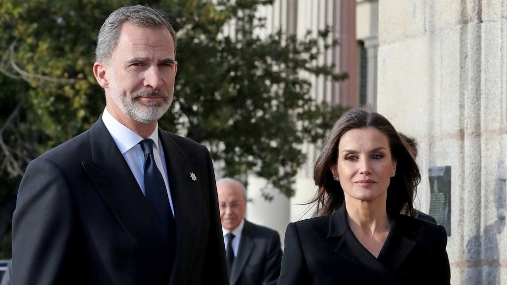 Felipe VI y Letizia en el funeral de José Pedro Perez Llorca Rodrigo en abril de 2019.