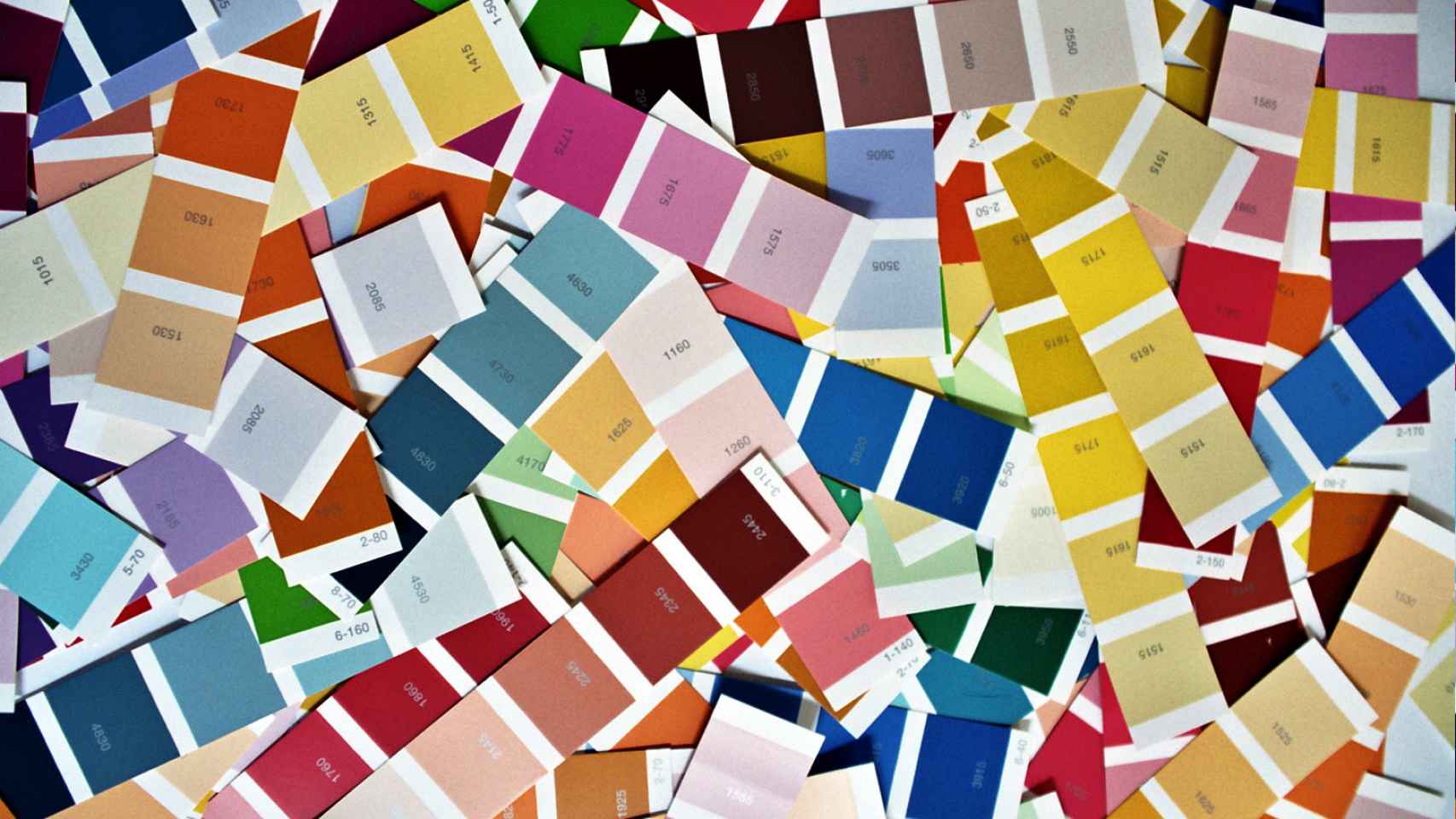 'Carta de colores (desordenados)', de Ignasi Aballí. Foto: Museo Patio Herreriano