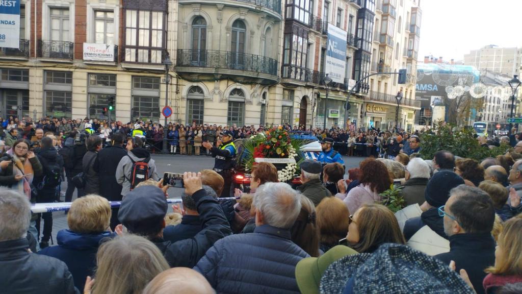 Miles de personas despiden a Concha Velasco