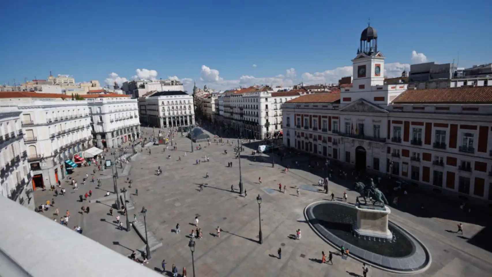 Actual estado de la Puerta del Sol tras su última reforma.