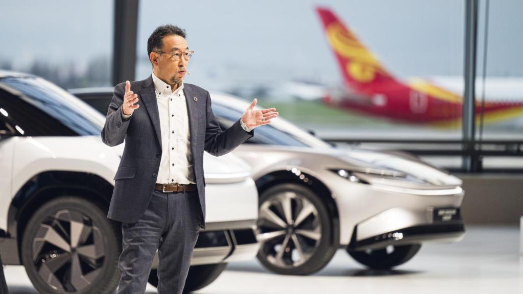 El presidente de Toyota en Europa durante su presentación.