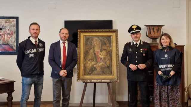 Los carabinieri de Nápoles exhiben un cuadro de Botticelli, descubierto después de más de medio siglo perdido
