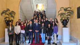 El alcalde entrega los diplomas acreditativos a los 34 participantes del programa de Formación a la Carta del Ayuntamiento de Salamanca