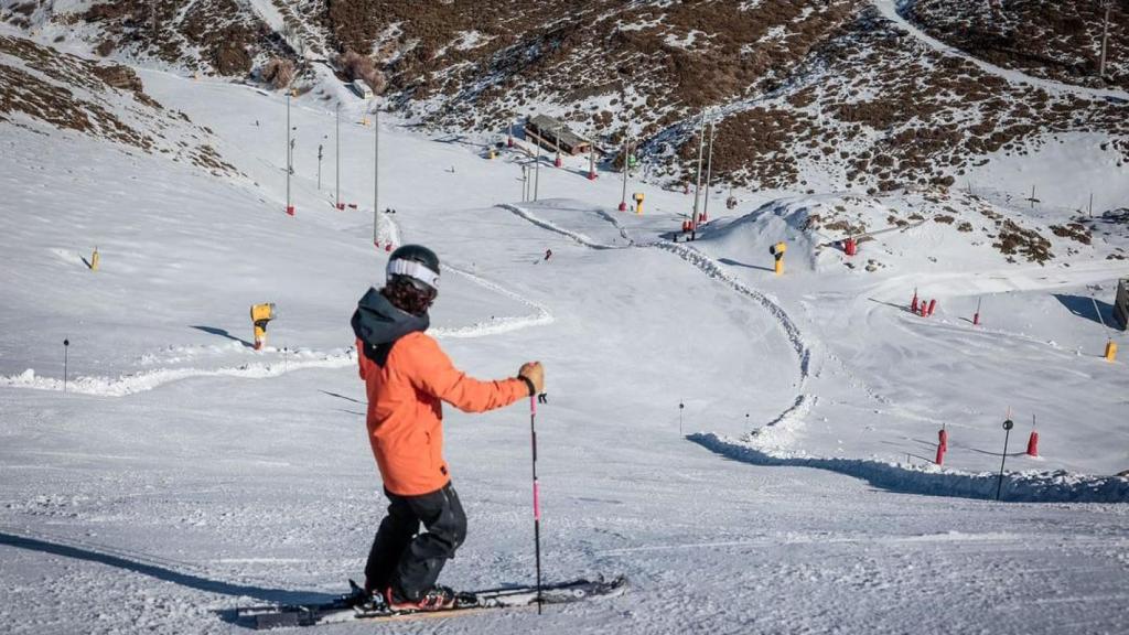 Algunas estaciones de esquí cada vez tienen menos nieve.