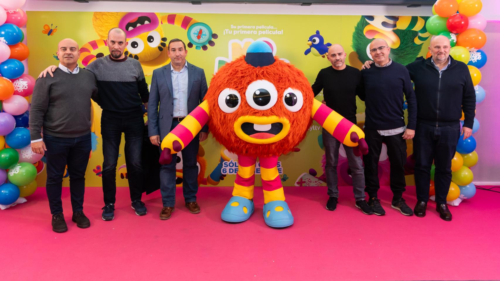 Alfonso López, Roberto Martín, Eloy Diego, Javier Martínez, Fernando Alcaraz y Guillermo Velasco, creadores de Momonsters en la presentación de la película