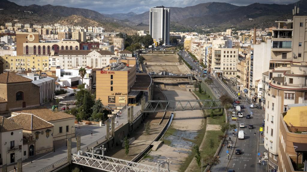 Imagen del cauce del río Guadalmedina de su Málaga.