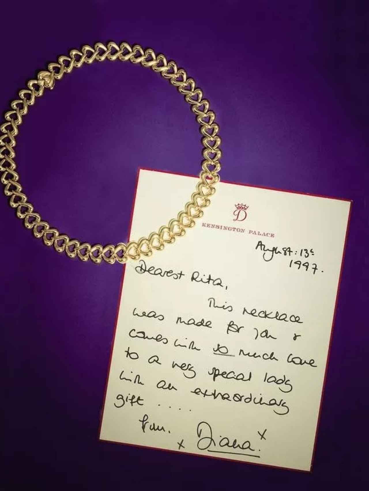 La carta y el collar que le regaló Diana a Rita Rogers