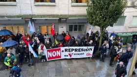 Concentración de trabajadores de Vitrasa ante el SMAC de Vigo.