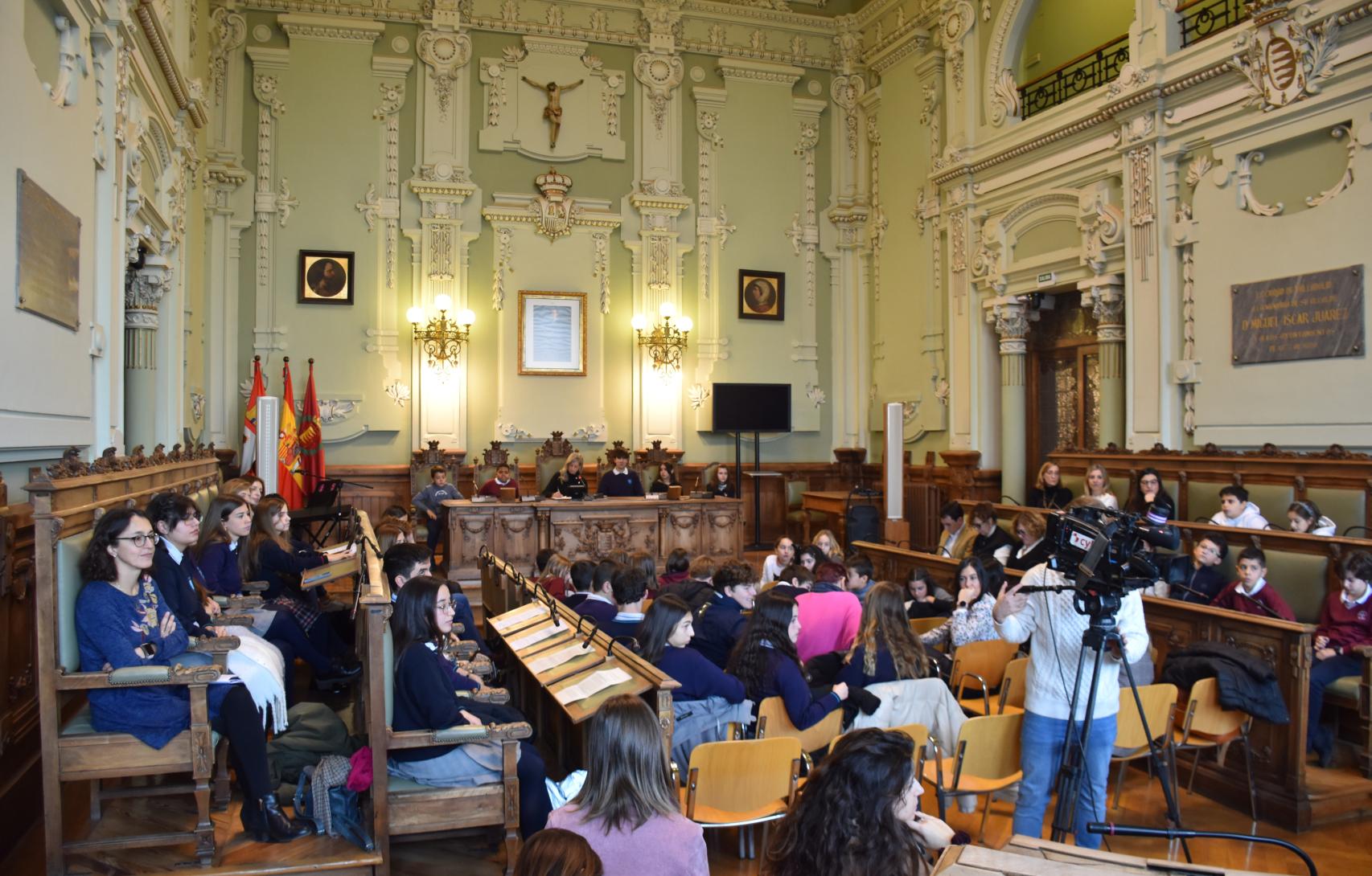 Los estudiantes vallisoletanos que han acudido al acto del 45 aniversario de la Constitución