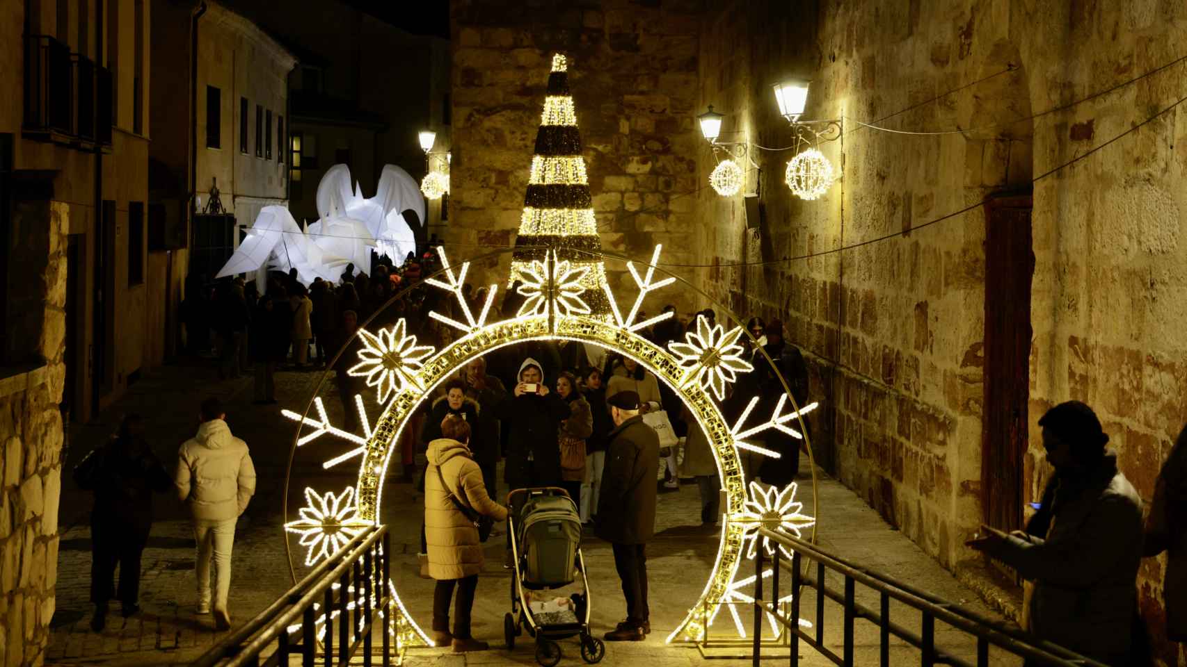 Inauguración de la iluminación navideña en la ciudad de Salamanca