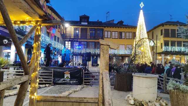 Tradicional encendido de luces de Navidad en Tordesillas