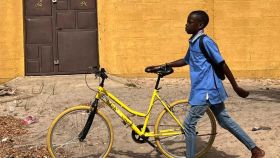 Las bicicletas que salvan la educación de cientos de jóvenes en Senegal