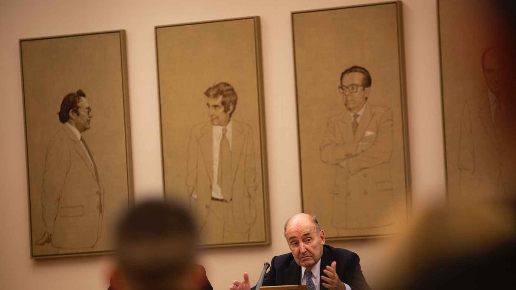 Miquel Roca, durante su exposición en la sala constitucional del Congreso.