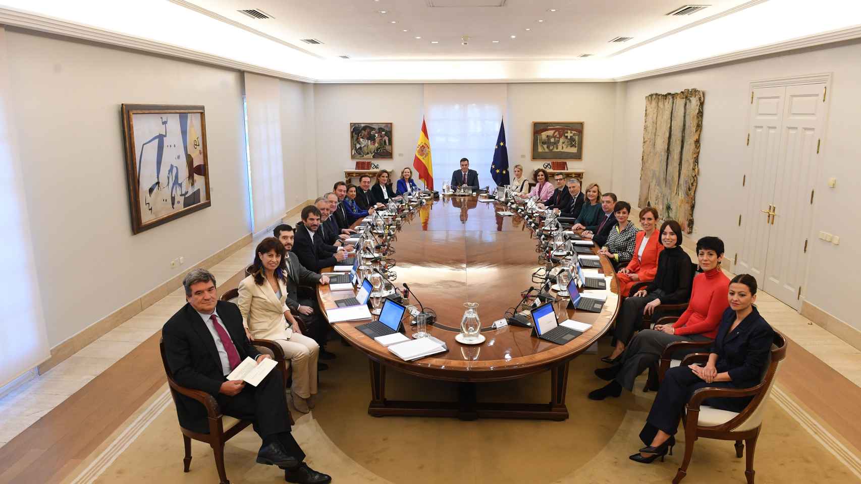 El Consejo de Ministros, en su primera reunión.