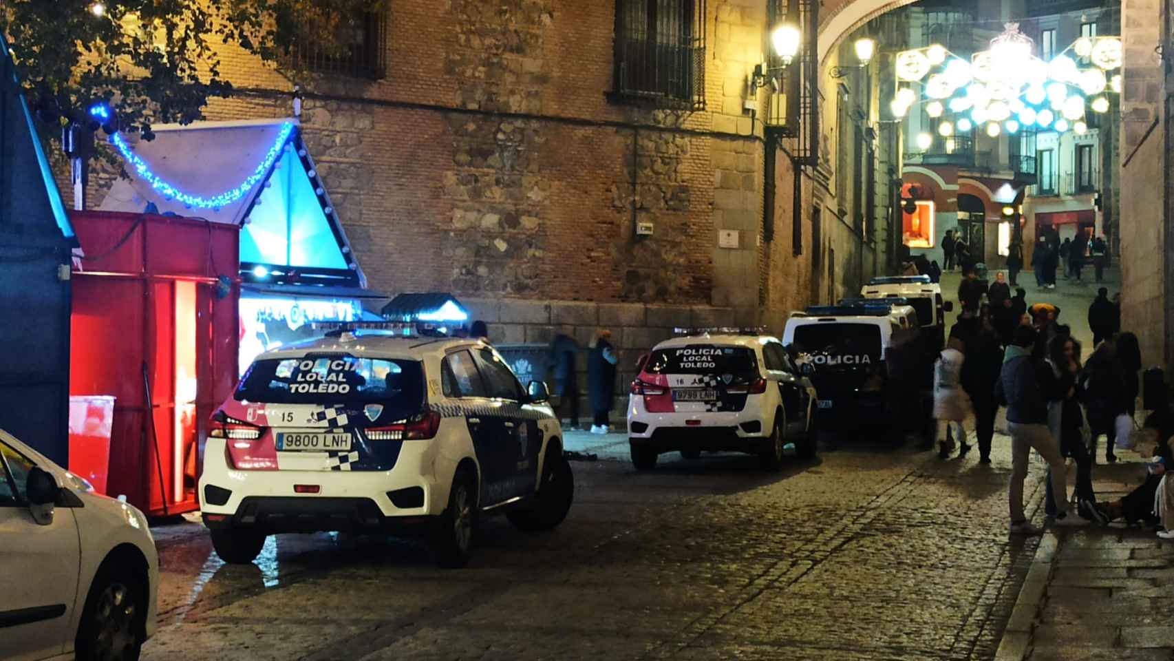 Operación policial contra la droga en la noche de este martes en Toledo. Fotos: Javier Longobardo