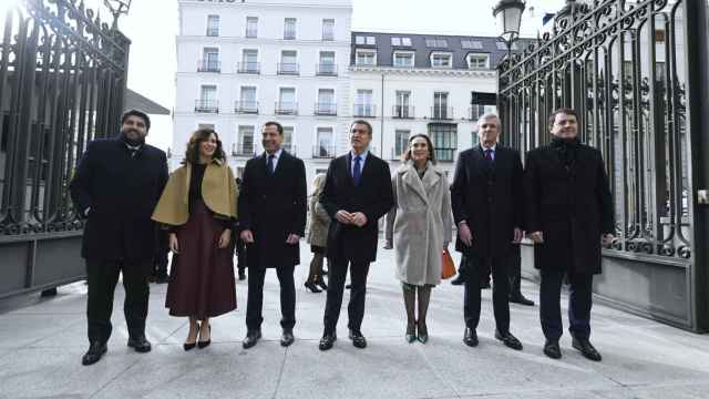 El líder del PP, junto a su número dos y los presidentes de Murcia, Madrid, Andalucía, Galicia y Castilla y León.