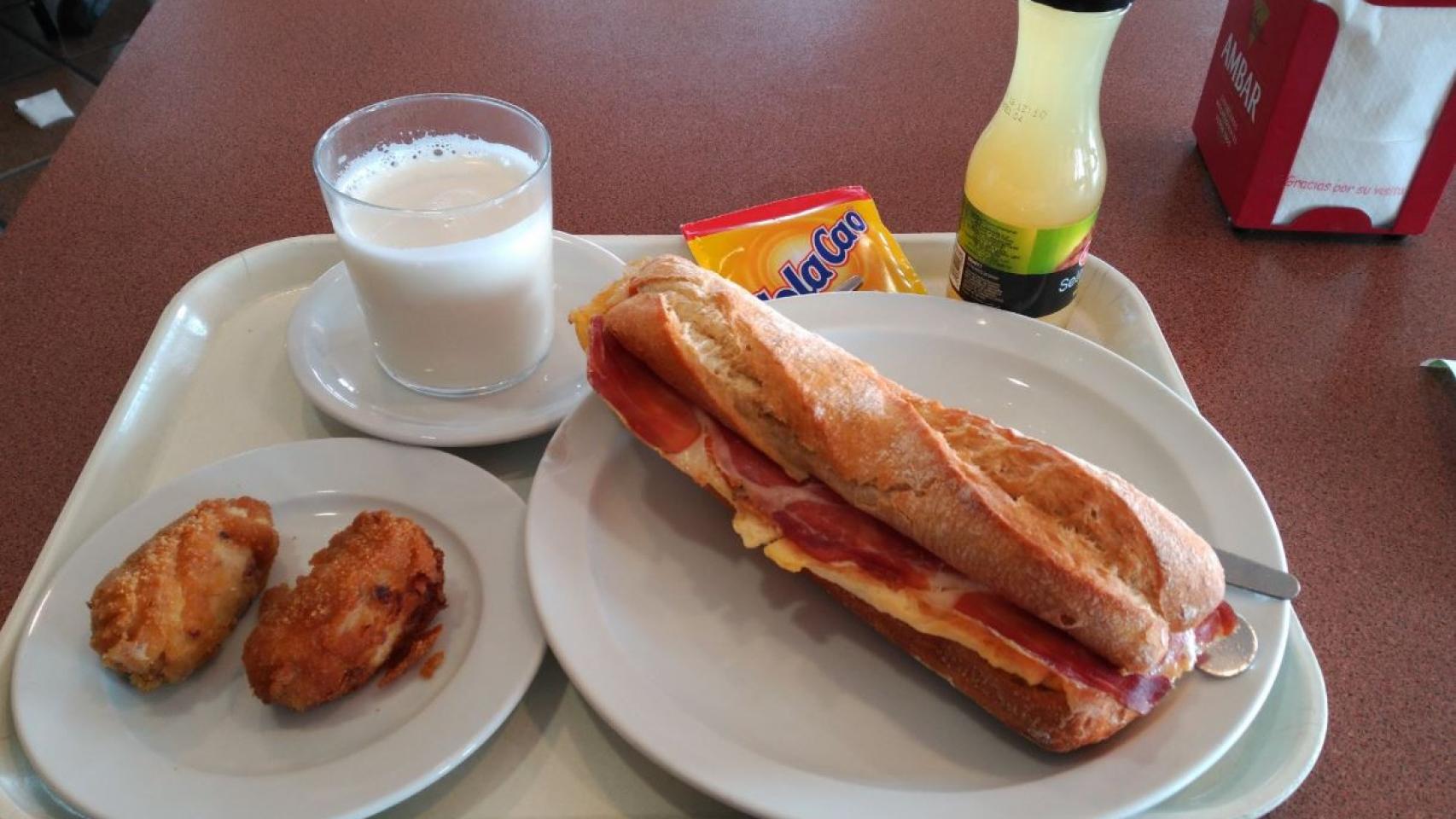 Bocadillo en el restaurante la Cadiera.