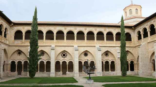 El claustro del Monasterio de Santa María de Valbuena, en el municipio vallisoletano de San Bernardo.