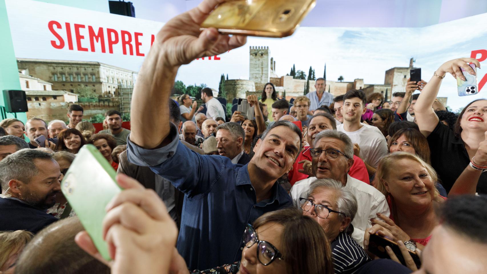 El presidente del Gobierno, Pedro Sánchez, en un acto en Granada el pasado 7 de octubre.