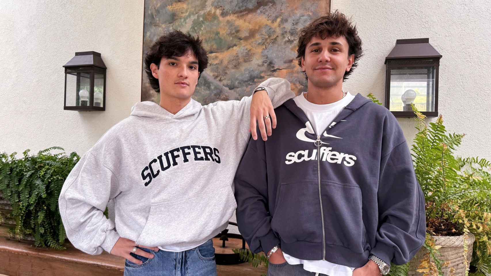 Los jóvenes madrileños Jaime Cruz y Javier López, fundadores y directores creativos de la marca Scuffers.