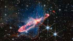 Una imagen de dos estrellas captada por el telescopio James Webb