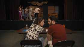 Por qué debes ver 'Theater Camp', la película de Molly Gordon y Ben Platt de sólo 90 minutos que estrena Disney+